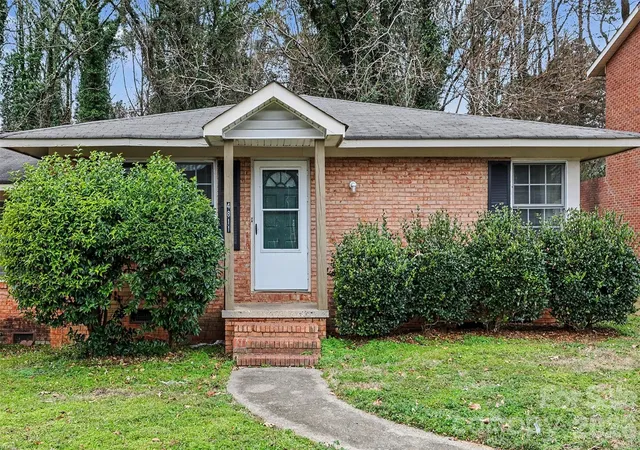 4th image of 4809 Malibu Dr, Charlotte, NC 28215 | MLS# 4377457