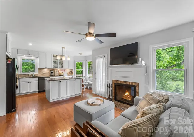 Photo 3 of Single family home for sale at 808 Lakey Gap Rd, Black Mountain, NC 28711 | MLS# 4377465 | Listing updated on 2026-10-05