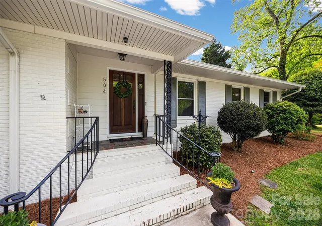 Homes for sale in Fort Mill, SC | 504 Fairway Dr, Fort Mill, SC 29715 | MLS# 4377478
