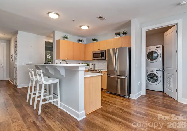 4th image of 1101 W 1St St #211, Charlotte, NC 28202 | MLS# 4377489