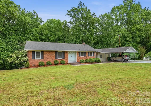 3rd image of 6704 Alanbrook Rd, Charlotte, NC 28215 | MLS# 4377536