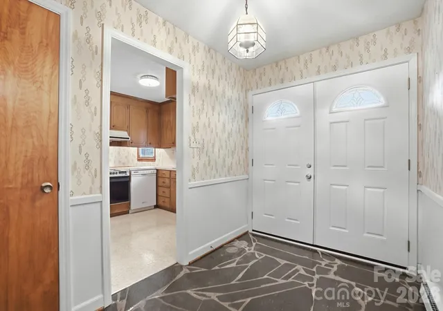5th image of 6704 Alanbrook Rd, Charlotte, NC 28215 | MLS# 4377536