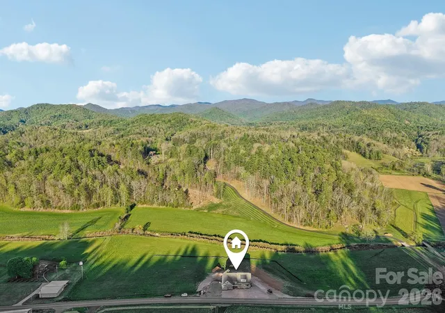 Photo 5 of Single family home for sale at 1060 California Crk Rd, Mars Hill, NC 28754 | MLS# 4377594 | Listing updated on 2026-09-03