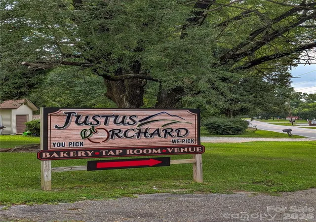 27th image of 1034 Kyles Crk Rd, Hendersonville, NC 28792 | MLS# 4377604