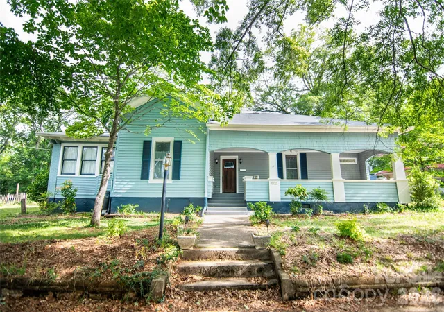 Photo 1 of Single family home for sale at 600 W Warren St, Shelby, NC 28150 | MLS# 4377606 | Listing updated on 2026-05-05