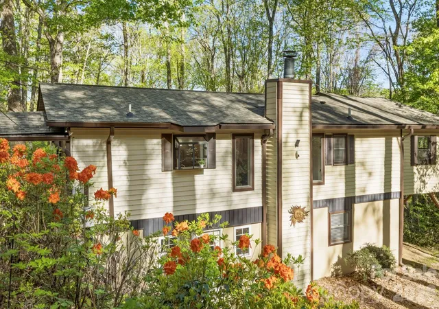 Homes for sale in Maggie Valley, NC | 6 Gold Finch Ln, Maggie Valley, NC 28751 | MLS# 4377636