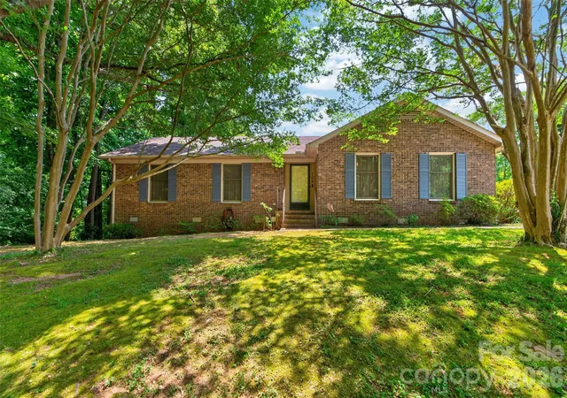 Photo 2 of Single family home for sale at 104 Hallett St, Fort Mill, SC 29715 | MLS# 4377654 | Listing updated on 2026-06-25