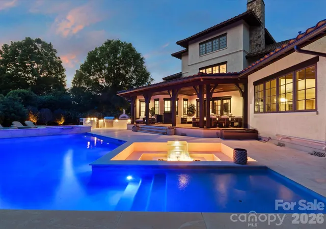 Photo 2 of Single family home for sale at 200 Oakmont Ln, Waxhaw, NC 28173 | MLS# 4377681 | Listing updated on 2026-10-07