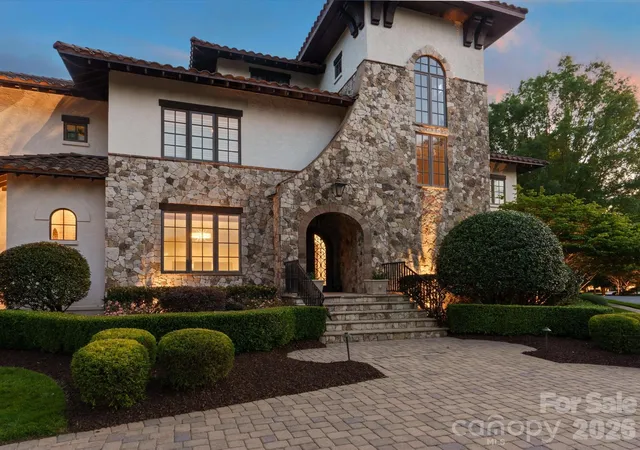 Photo 3 of Single family home for sale at 200 Oakmont Ln, Waxhaw, NC 28173 | MLS# 4377681 | Listing updated on 2026-10-07