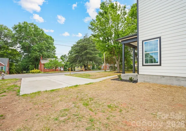 Photo 3 of Single family home for sale at 319 Grice St, Shelby, NC 28150 | MLS# 4377750 | Listing updated on 2026-05-08