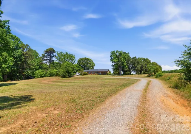 Homes for sale in Statesville, NC | 1333 Eufola Rd, Statesville, NC 28677 | MLS# 4377751