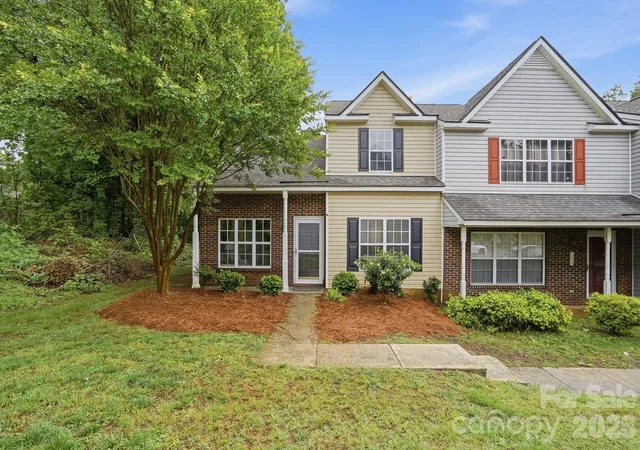 Townhouse for sale at 7621 Petrea Ln, Charlotte, NC 28227 | MLS# 4377778