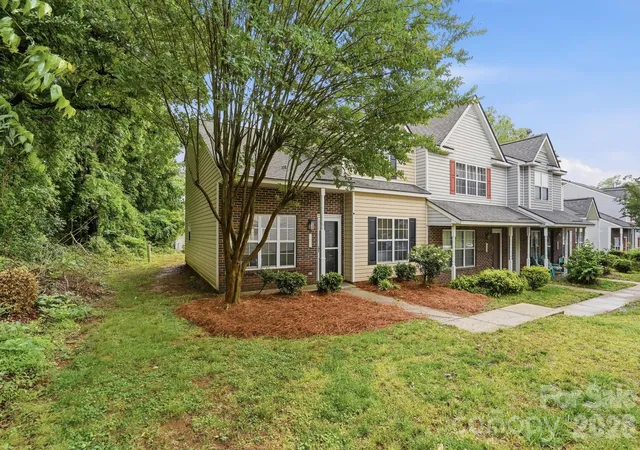 Photo 2 of Townhouse for sale at 7621 Petrea Ln, Charlotte, NC 28227 | MLS# 4377778 | Listing updated on 2026-09-27