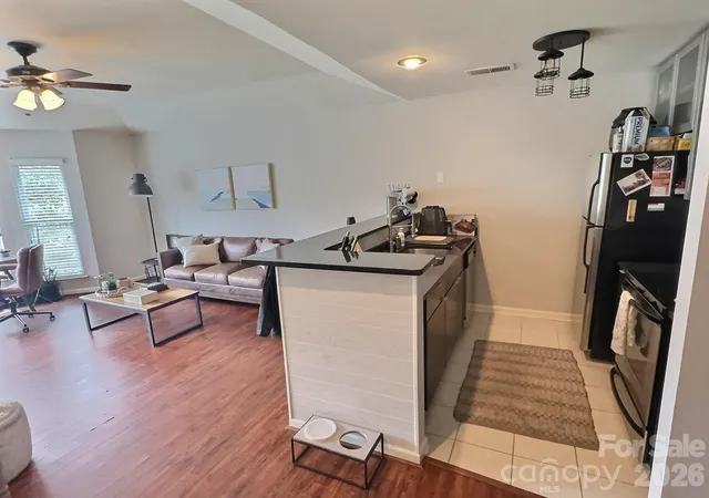 Photo 3 of Condo for sale at 513 N Graham St, Charlotte, NC 28202 | MLS# 4377800 | Listing updated on 2026-10-06