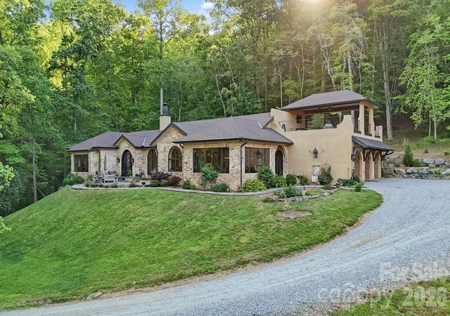 Homes for sale in Horse Shoe, NC | 959 & 957 Dave Whitaker Rd, Horse Shoe, NC 28742 | MLS# 4377826