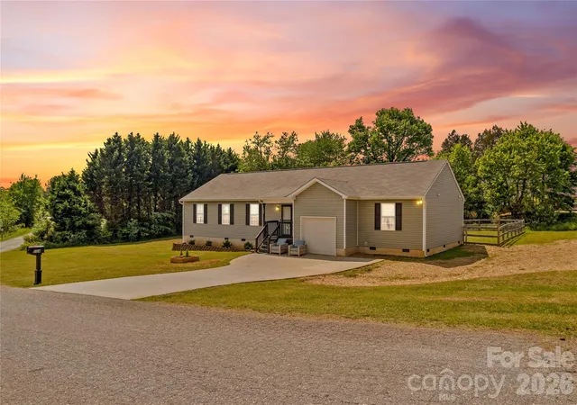 Homes for sale in Statesville, NC | 104 Sandtrap Dr, Statesville, NC 28677 | MLS# 4377839