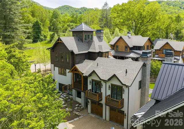 Photo 3 of Single family home for sale at 25 Rantis Ln, Black Mountain, NC 28711 | MLS# 4377849 | Listing updated on 2026-09-04