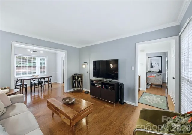 Photo 4 of Single family home for sale at 2726 Heidleburg Ln, Charlotte, NC 28210 | MLS# 4377864 | Listing updated on 2026-08-27
