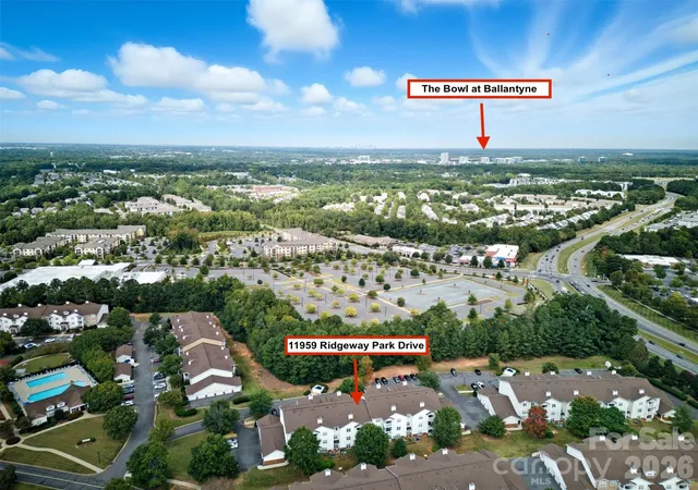 Listing Photo 2 - Condo for sale in building located at 11959 Ridgeway Park Dr, Charlotte, NC 28277