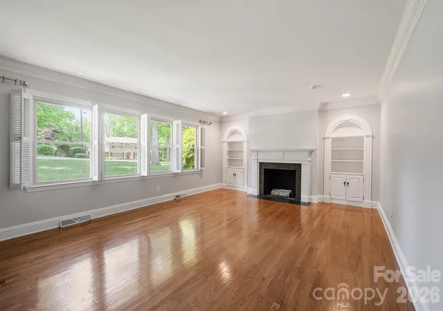 Photo 4 of Single family home for sale at 240 36th Avenue Cir NW, Hickory, NC 28601 | MLS# 4377946 | Listing updated on 2026-09-23