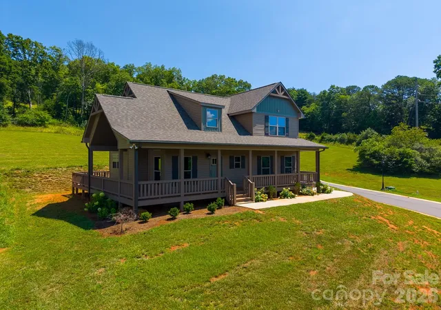 Homes for sale in Franklin, NC | 50 Fairview St, Franklin, NC 28734 | MLS# 4378017