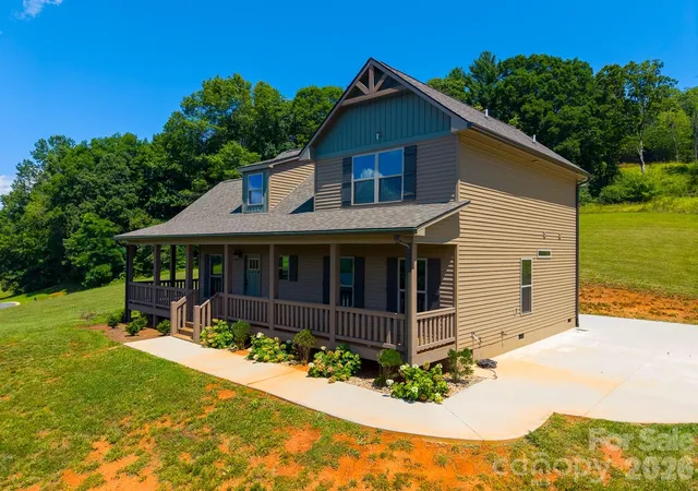 Homes for sale in Franklin, NC | 50 Fairview St, Franklin, NC 28734 | MLS# 4378017