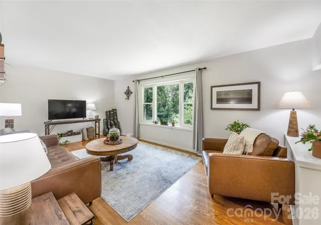 5th image of 13 Rolling View Dr, Asheville, NC 28805 | MLS# 4378047
