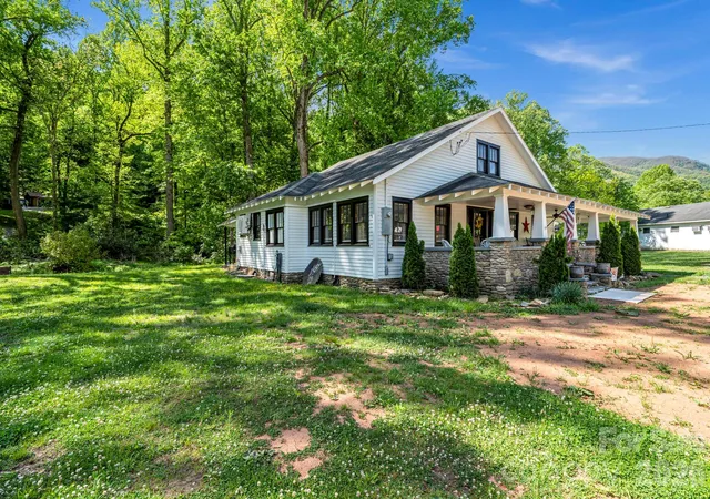 Photo 4 of House for sale at 2355 Soco Rd, Maggie Valley, NC 28751 | MLS# 4378059 | Listing updated on 2026-08-25