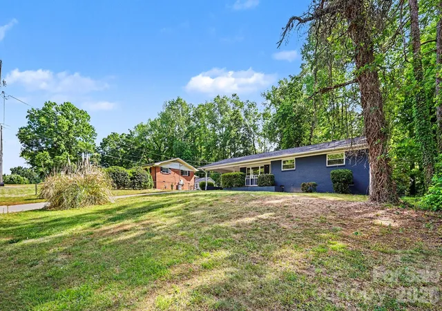 Photo 2 of Single family home for sale at 676 Sedgefield St Sw, Concord, NC 28025 | MLS# 4378121 | Listing updated on 2026-09-24