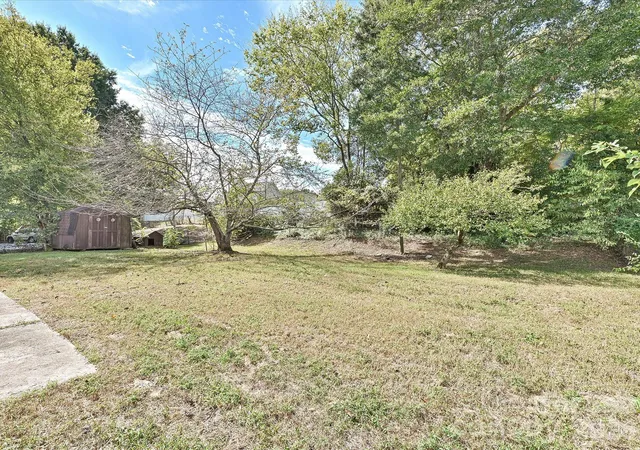 Photo 2 of Single family home for sale at 7422 Bradgate Rd, Charlotte, NC 28217 | MLS# 4378178 | Listing updated on 2026-10-26