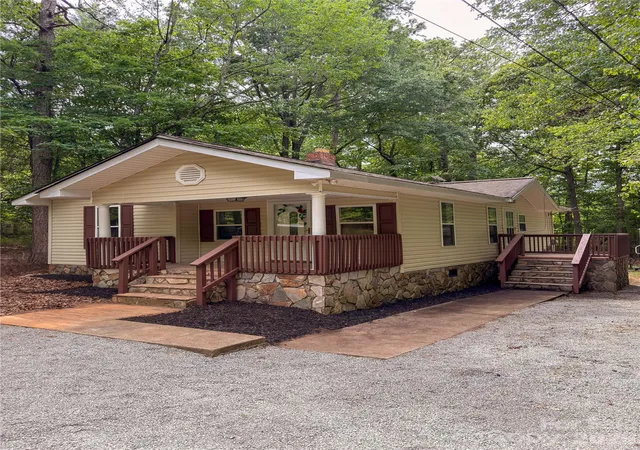Homes for sale in Iron Station, NC | 3910 Oakwood Cir, Iron Station, NC 28080 | MLS# 4378184