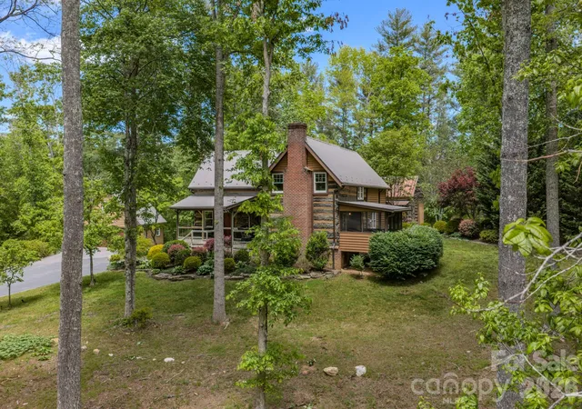 Photo 1 of Single family home for sale at 75 Old Gap Crk Rd, Fairview, NC 28730 | MLS# 4378192 | Listing updated on 2026-09-17