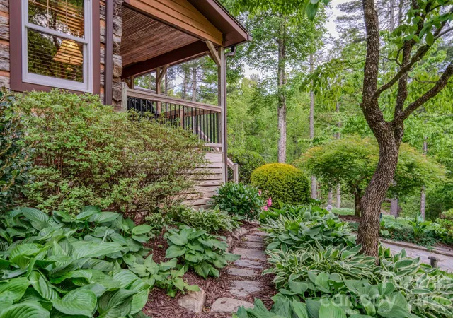 Photo 3 of Single family home for sale at 75 Old Gap Crk Rd, Fairview, NC 28730 | MLS# 4378192 | Listing updated on 2026-09-17