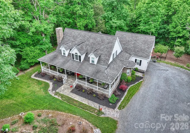Photo 3 of Single family home for sale at 9470 Hutchinson Ln, Charlotte, NC 28216 | MLS# 4378198 | Listing updated on 2026-09-28