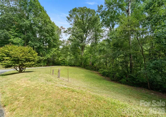 Photo 2 of Single family home for sale at 150 Mountain Laurel Ln, Fletcher, NC 28732 | MLS# 4378220 | Listing updated on 2026-09-23