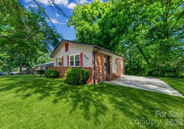 35th image of 5045 Curtiswood Dr, Charlotte, NC 28213 | MLS# 4378276