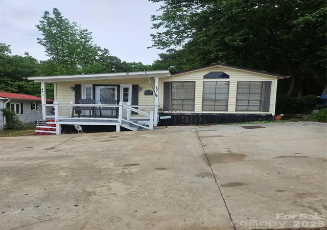 Homes for sale in New London, NC | 157 Dogwood Cir, New London, NC 28127 | MLS# 4378295