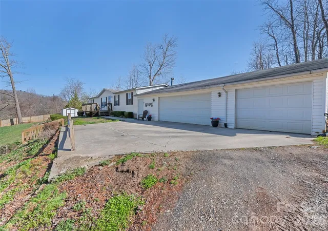 Homes for sale in Leicester, NC | 136 Peaceful Valley Dr, Leicester, NC 28748 | MLS# 4378331