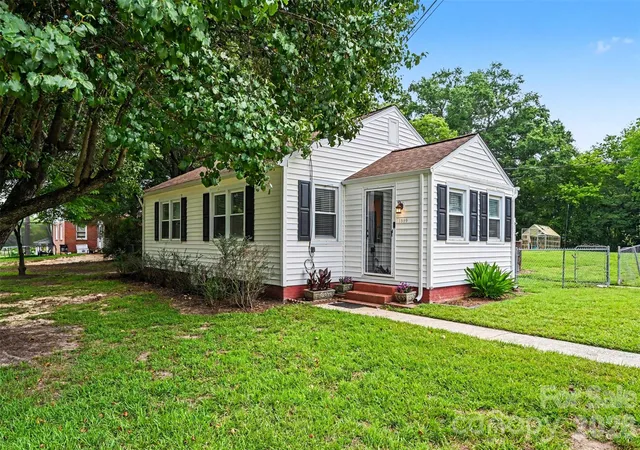 2nd image of 1599 Hillcrest Ave, Lancaster, SC 29720 | MLS# 4378350