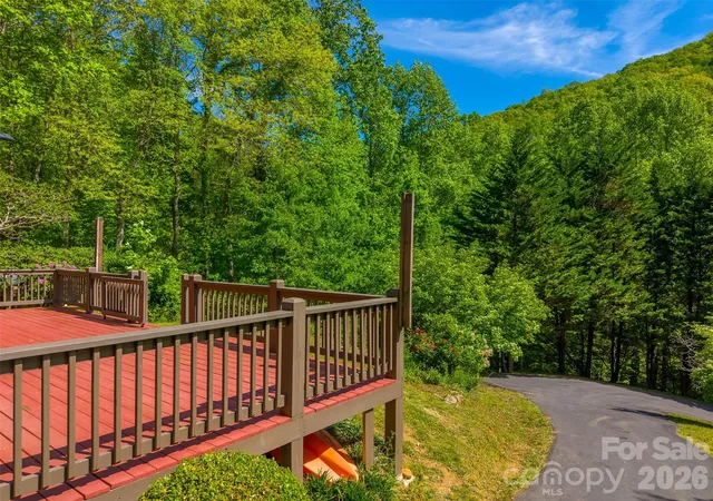 Photo 2 of Single family home for sale at 110 Wyoming Dr, Sylva, NC 28779 | MLS# 4378361 | Listing updated on 2026-09-27