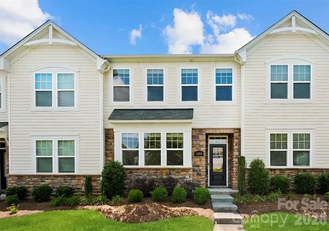 Homes for sale in Charlotte, NC | 11010 Chalkbark Ln, Charlotte, NC 28262 | MLS# 4378415