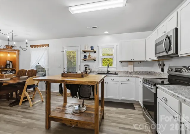 2nd image of 2220 Pinnacle View Dr, Kings Mountain, NC 28086 | MLS# 4378422