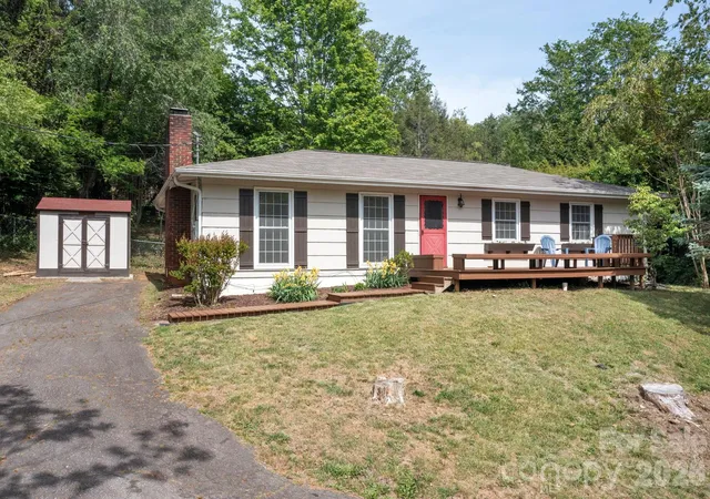 2nd image of 34 Wolfe Cove Rd, Asheville, NC 28804 | MLS# 4378451