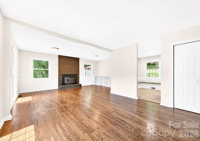 3rd image of 34 Wolfe Cove Rd, Asheville, NC 28804 | MLS# 4378451