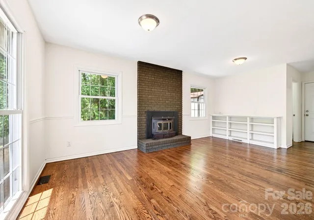 4th image of 34 Wolfe Cove Rd, Asheville, NC 28804 | MLS# 4378451