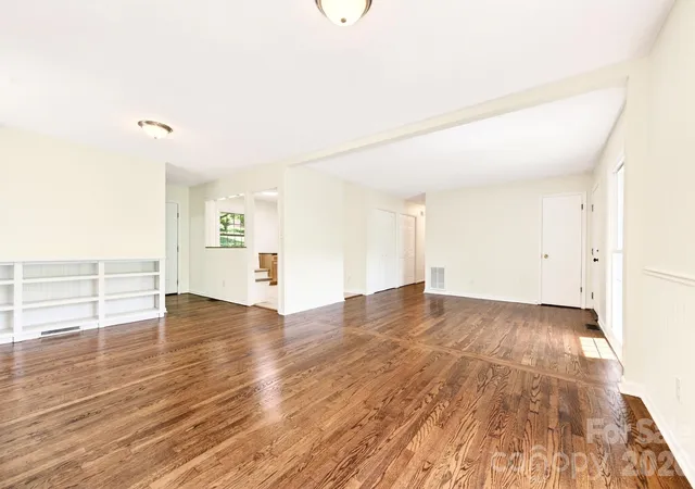 5th image of 34 Wolfe Cove Rd, Asheville, NC 28804 | MLS# 4378451