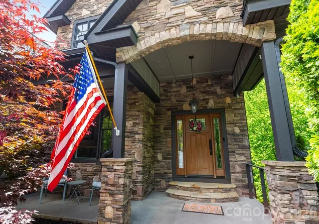 2nd image of 109 Wood Owl Ct, Hendersonville, NC 28791 | MLS# 4378493