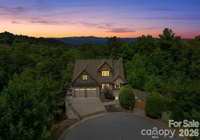 4th image of 109 Wood Owl Ct, Hendersonville, NC 28791 | MLS# 4378493