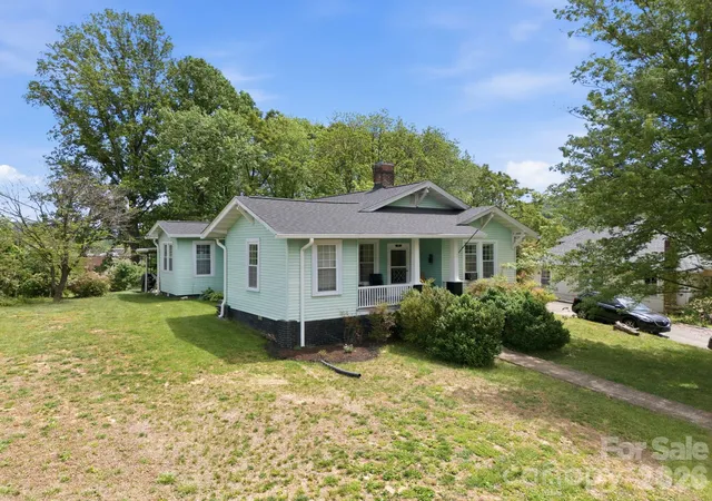 Photo 4 of Single family home for sale at 77 Pulliam St, Marion, NC 28752 | MLS# 4378506 | Listing updated on 2026-06-10