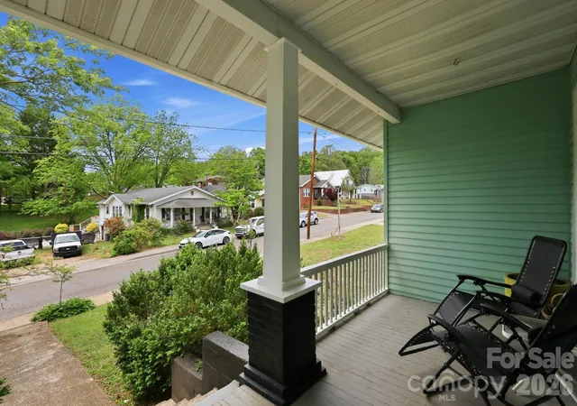 Photo 5 of Single family home for sale at 77 Pulliam St, Marion, NC 28752 | MLS# 4378506 | Listing updated on 2026-06-10